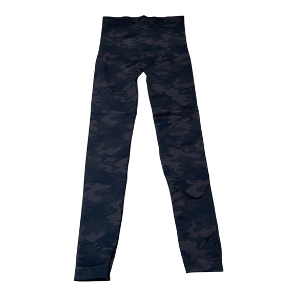 Spanx Green Camouflage Look at Me Now Seamless Leggings Women’s size Small - Picture 1 of 12